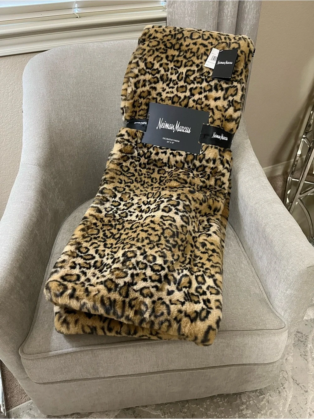 1-NWT Neiman Marcus Leopard Design Luxury Faux Mink Fur Throw Blanket 50”x 70”